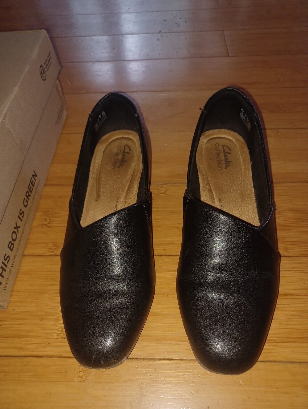 Clarks Women's Juliet Palm Black Leather Slip-On Flats